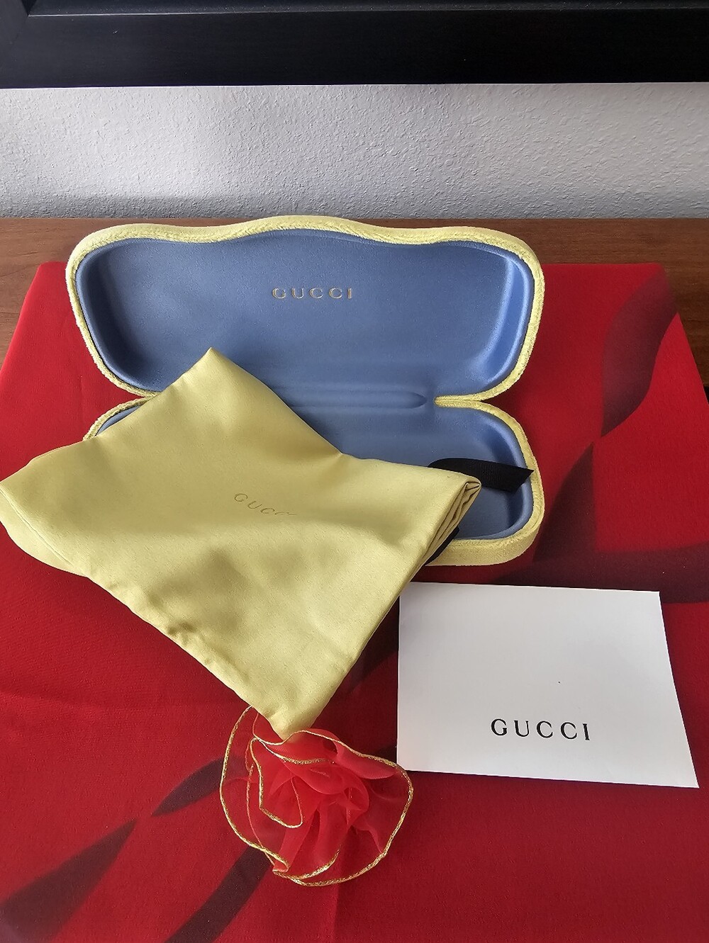 GUCCI SUNGLASSES CASE AND PROTECTIVE SILK BAG